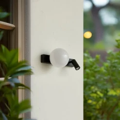 Lindby udendørs LED-væglampe Larcie, 35 cm, 2 lyskilder, aluminium, sensor