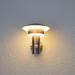 Lindby udendørs LED-væglampe Lillie, sensor, højde 19 cm