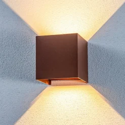 Lindby udendørs LED-væglampe Nivar, kantet, rust, metal, IP54