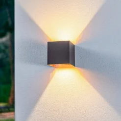 Lindby udendørs LED-væglampe Nivar, kantet, sort/guld, IP54