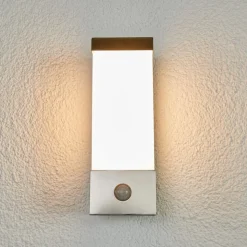 Lindby udendørs LED-væglampe Severina, 25 cm, sensor, stål