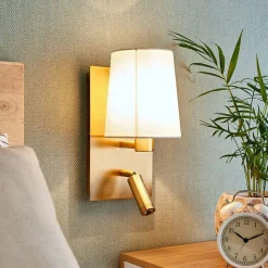 Lindby væglampe Aiden, 30 cm, antik messing, LED-læselampe