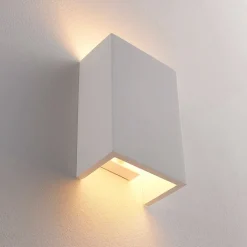 Lindby væglampe Colja, kantet, højde 16 cm, gips, hvid