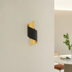 Lindby væglampe Desirio, sort/guld, 24 cm, metal