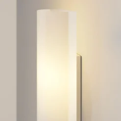Lindby væglampe Ophelia, højde 39 cm, hvid, glas