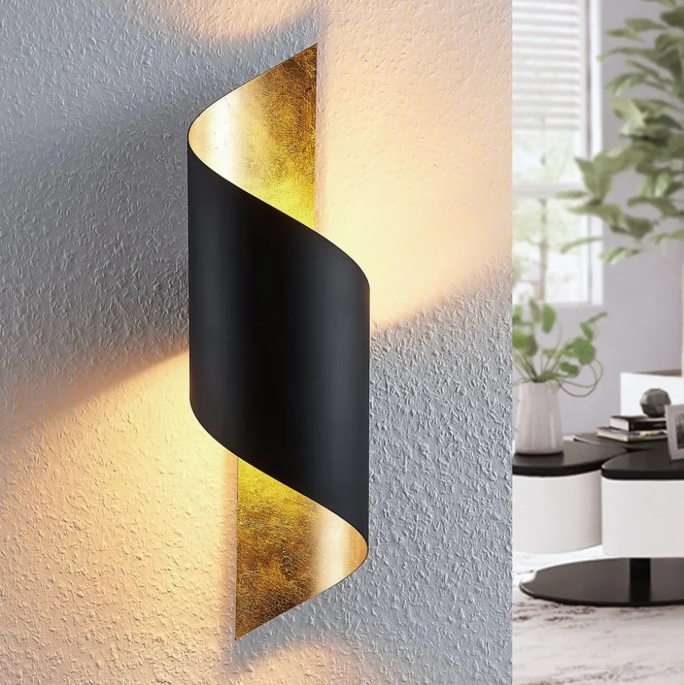 Lindby væglampe Vanni, sort/guld, metal, højde 57 cm