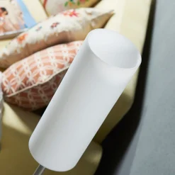 Lindby Vinsta gulvlampe, højde 153 cm, hvid, glas, metal