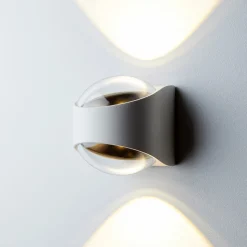LOOM DESIGN Saga udendørs LED-væglampe op/ned hvid