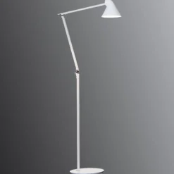 Louis Poulsen NJP LED-gulvlampe 2.700 K, hvid