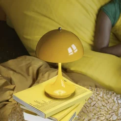 Louis Poulsen Panthella PORTABLE 160 V3, uigennemsigtig gul
