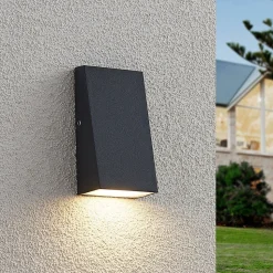 Lucande Adarey udendørs LED-væglampe, IP54