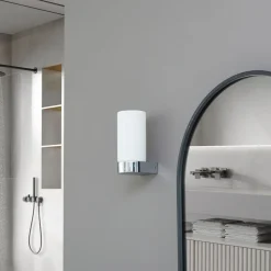 Lucande Basolo væglampe til badeværelset, sort, højde 17,2 cm, glas