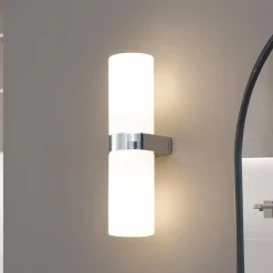 Lucande Basolo væglampe til badeværelset, krom, højde 31,5 cm, glas, IP44
