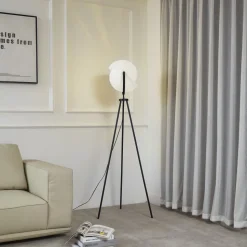 Lucande Helva gulvlampe, 150 cm, hvid/sort, drejelig
