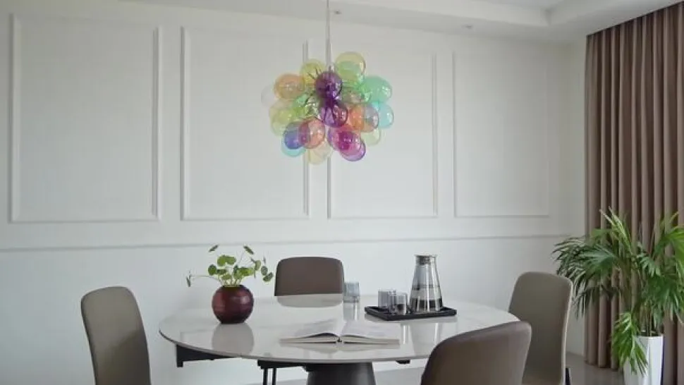 Lucande hængelampe Diborah, Ø 50 cm, farvet, glas, G9