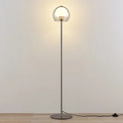 Lucande Kaiya gulvlampe med glasskærm