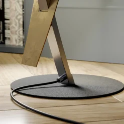 Lucande LED-gulvlampe Marija, sort, metal, højde 140 cm
