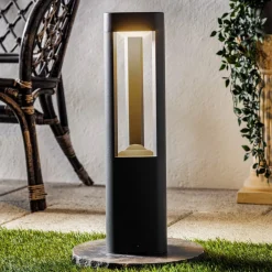 Lucande LED-sokkellampe Pirron, 50 cm, trekantet, IP54