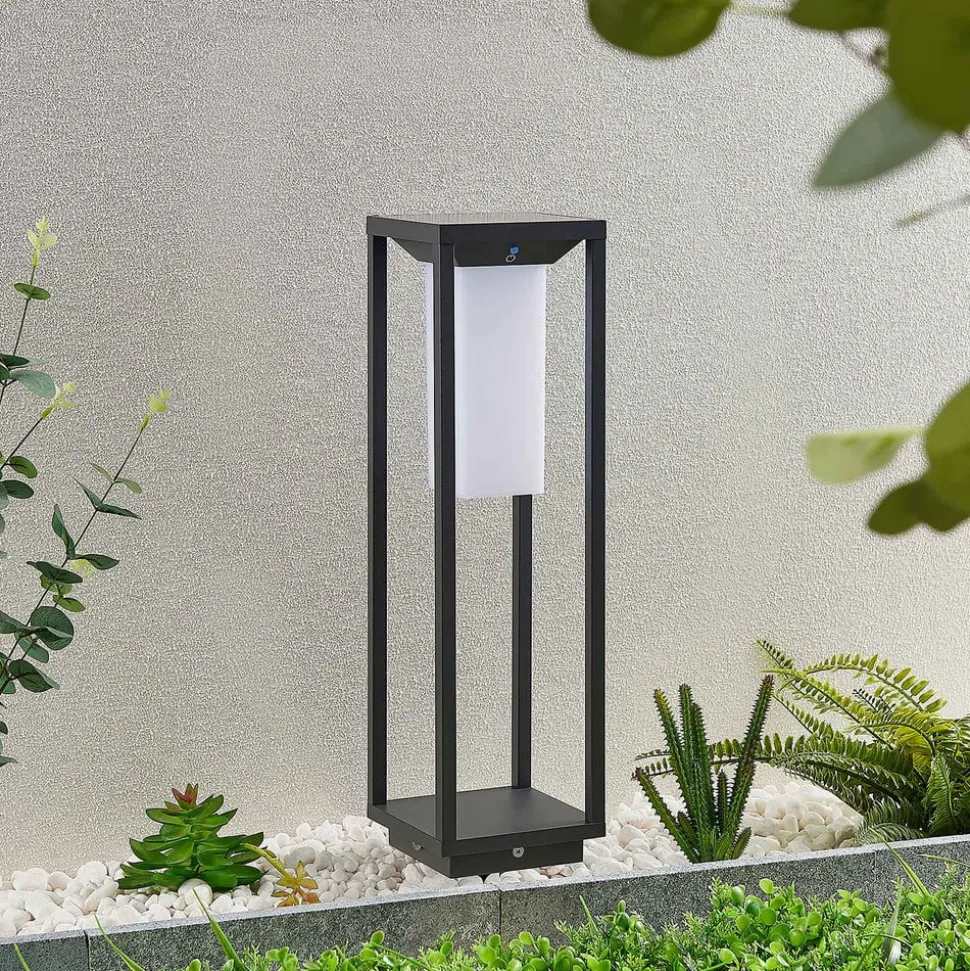 Lucande LED-solcellelampe Eliel, højde 50 cm, sort