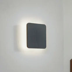 Lucande LED-væglampe Elrik, sort, 22 cm høj, metal