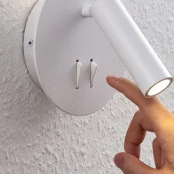 Lucande LED-væglampe Magya, hvid 2 lyskilder. rund