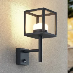Lucande Timio udendørs væglampe, uplight, sensor, GX53, IP44