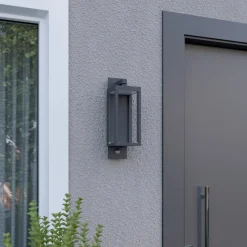 Lucande udendørs LED-væglampe Ferdinand, sensor, grå, 38 cm