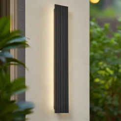 Lucande udendørs LED-væglampe Melira, længde 60 cm, antracit