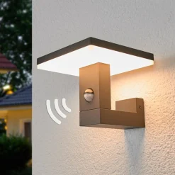 Lucande udendørs LED-væglampe Olesia, 15 cm, sensor, IP54