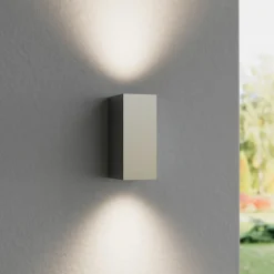 Lucande udendørs væglampe Tavi, 15 cm, sølv, Bridgelux LED