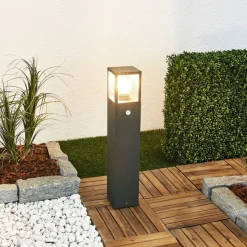 Lucande vejlampe Klemens, 65 cm, sensor, antracit, E27