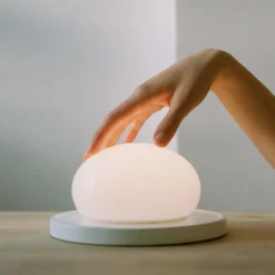 MARSET Bolita LED-bordlampe, kan dæmpes, hvid