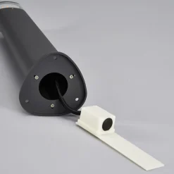 Milou - LED-sokkellampe i aluminium