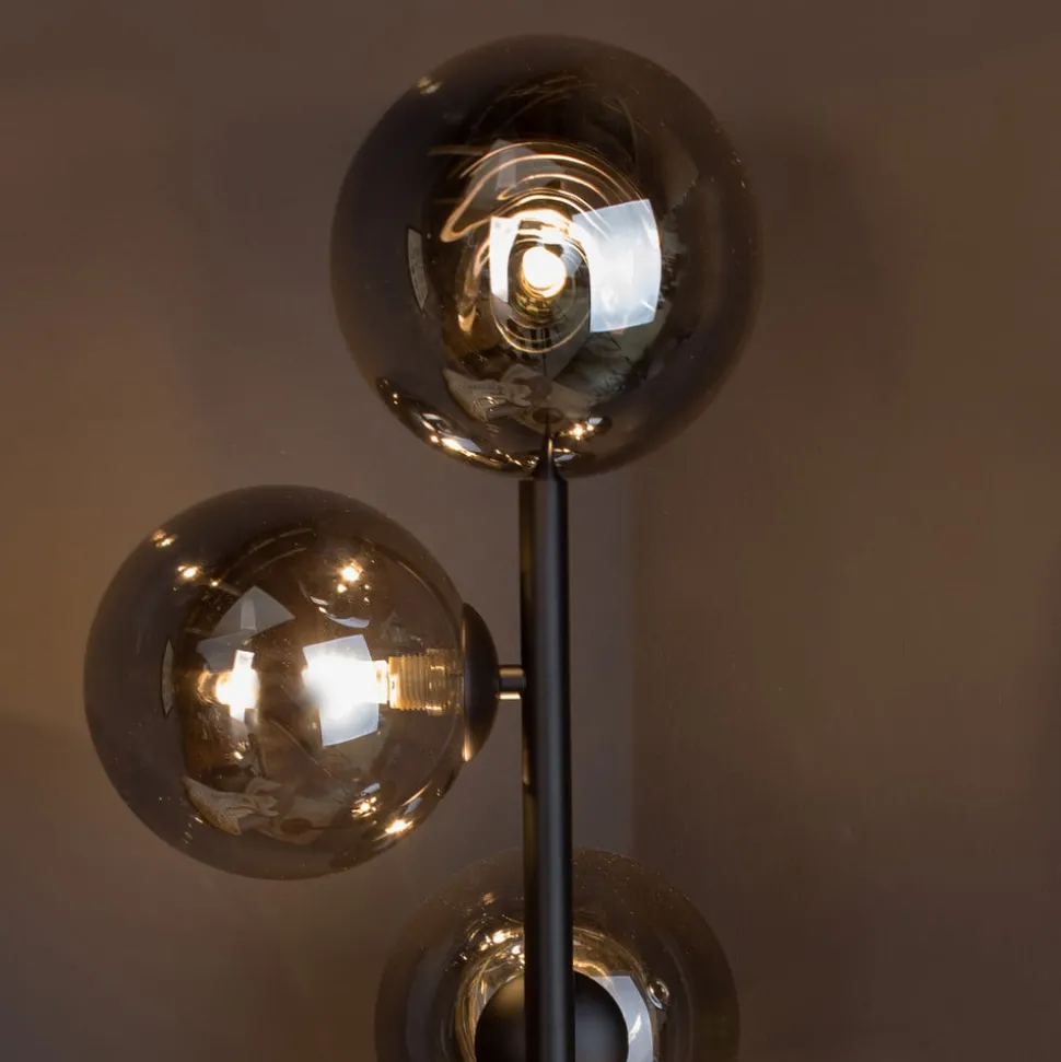 Neptun gulvlampe med røgglaskugler, sort