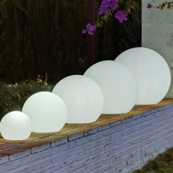 Newgarden Buly solcellelampe, flydende, Ø 30cm