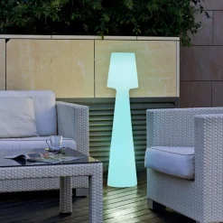 Newgarden Lola LED-gulvlampe, genopladeligt batteri, højde 110 cm