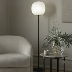 New Works Lantern Medium gulvlampe, højde 150cm