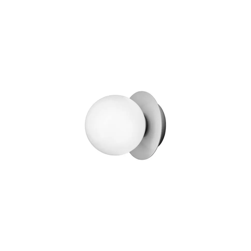 Nuura væglampe Liila 1 IP44, Ø 14 cm, sølv/opal