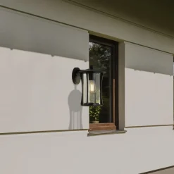 Pagoda udendørs væglampe, IP44, sort, metal, E27