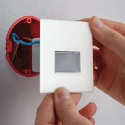 Paulmann LED-vægindbygningslampe EDGE, hvid