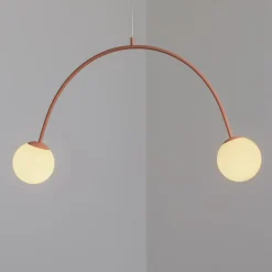 Pendellampe Una 2, metal, glas, 2 lyskilder, koralrød