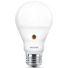 Philips E27 LED-pære, dag/nat-sensor 7,5 W 2.700 K