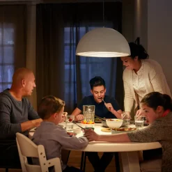 Philips SceneSwitch E27 8W LED-pære 2.700K mat