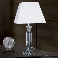 Pokal bordlampe med krystal, krom/hvid