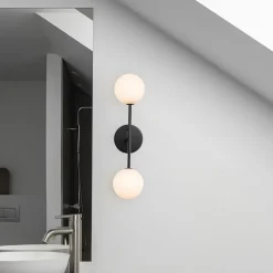 PR Home Sigma D væglampe, sort/opal, 2 lyskilder, 49 cm glas