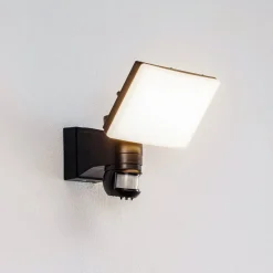 Prios LED udendørs vægspot Avayah, bevægelsessensor, IP44