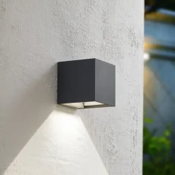 Prios LED-væglampe med solceller Lius, højde 15 cm, bevægelsessensor