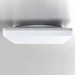 Pronto LED-loftlampe, kantet, 33 x 33 cm