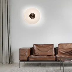 PURE LED-væglampe Vitrum, brun/opalglas/aluminium Ø 22 cm