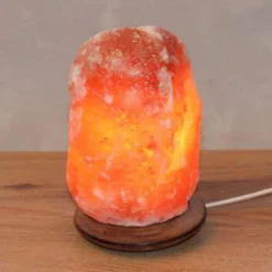 Rock saltlampe med sokkel, 1,5-2 kg, ravgul
